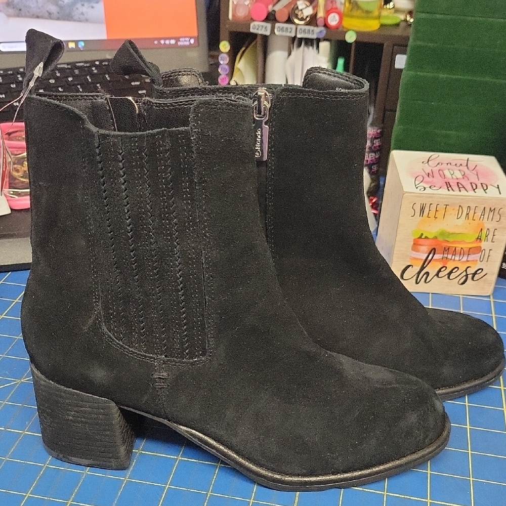 Blondo Sonali Waterproof Ankle Boots in black suede  7.5 New w Tag